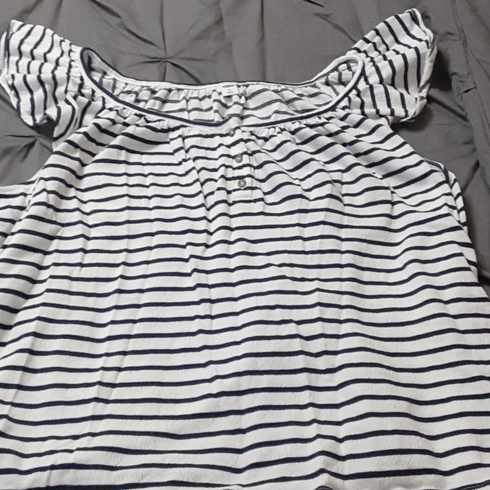 NWOT Old Navy Flutter sleeve top